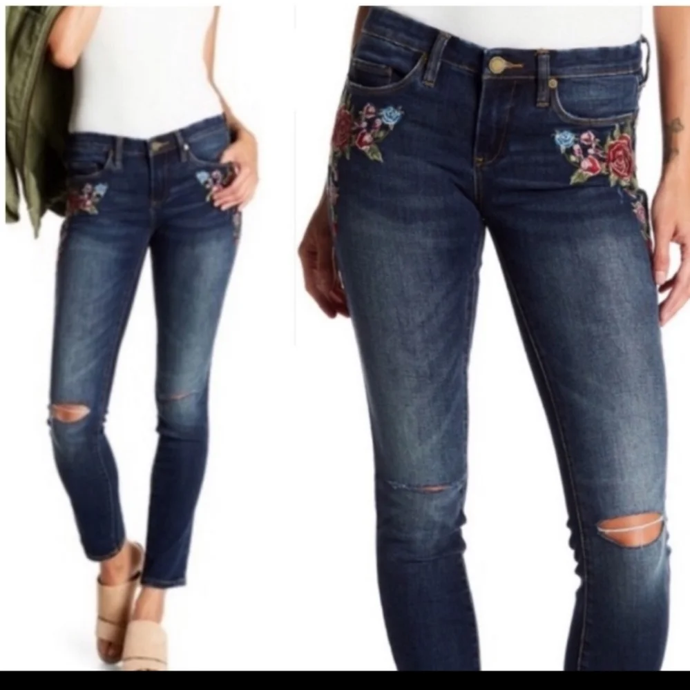Blank NYC Dark Wash Floral Embroidered Busted Knee Skinny Leg Jeans Size 28 - Picture 3 of 11